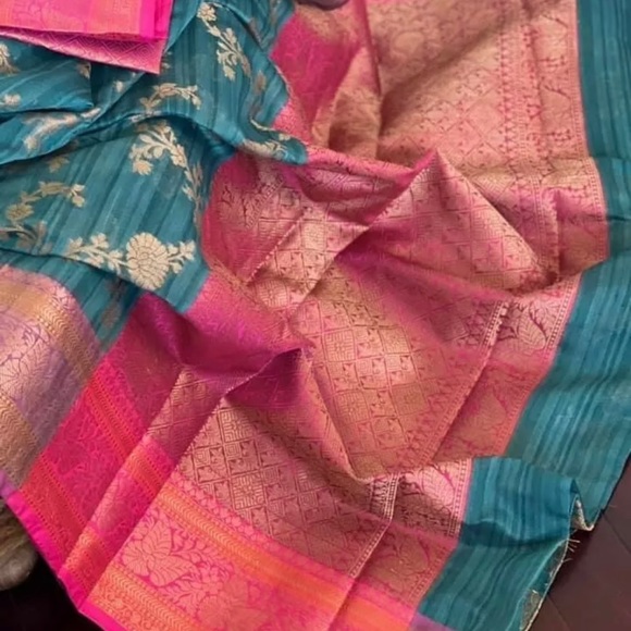Tussar Dupion Raw Silk Saree with BP - Picture 3 of 8